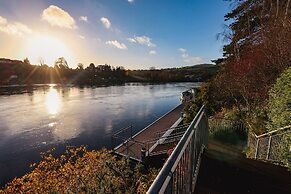 The Lakeside Hotel & Leisure Centre