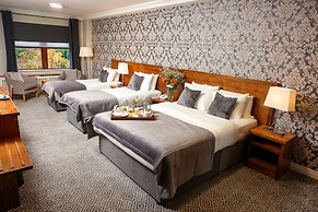 The Lakeside Hotel & Leisure Centre