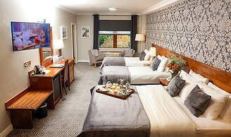 The Lakeside Hotel & Leisure Centre