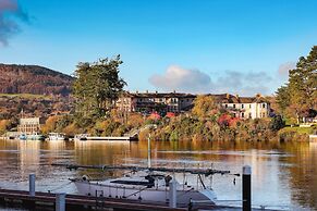 The Lakeside Hotel & Leisure Centre