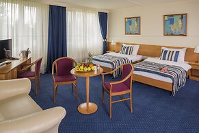 TOP HOTEL Praha & Conference Centre