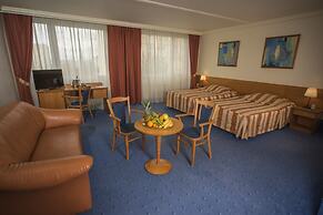 TOP HOTEL Praha & Conference Centre