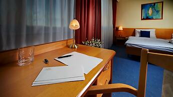TOP HOTEL Praha & Conference Centre