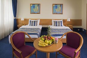 TOP HOTEL Praha & Conference Centre