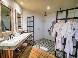 Alta Las Palomas Hotel