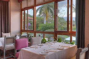 Alta Las Palomas Hotel