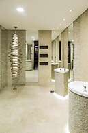 Camino Real Hotel
