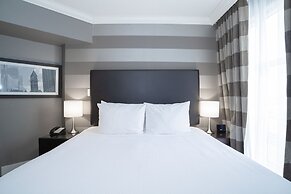 Sandman Signature Mississauga Hotel