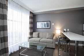 Sandman Signature Mississauga Hotel