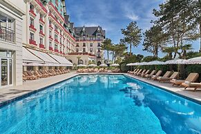 Hôtel Barrière l'Hermitage