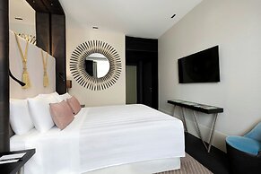 Sina Bernini Bristol, Autograph Collection