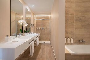 Sina Bernini Bristol, Autograph Collection