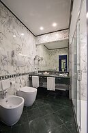 Sina Bernini Bristol, Autograph Collection