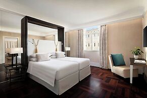 Sina Bernini Bristol, Autograph Collection