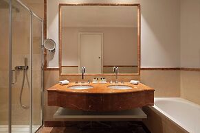 Sina Bernini Bristol, Autograph Collection