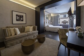 Sina Bernini Bristol, Autograph Collection