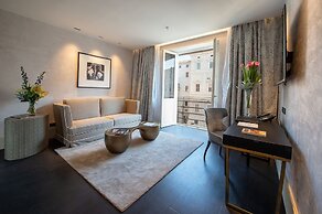 Sina Bernini Bristol, Autograph Collection