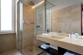 Sina Bernini Bristol, Autograph Collection