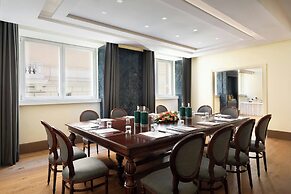 Sina Bernini Bristol, Autograph Collection