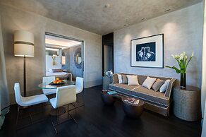 Sina Bernini Bristol, Autograph Collection