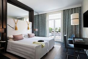 Sina Bernini Bristol, Autograph Collection