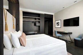 Sina Bernini Bristol, Autograph Collection