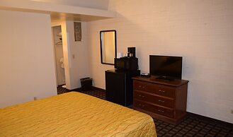 Stanlunds Inn And Suites