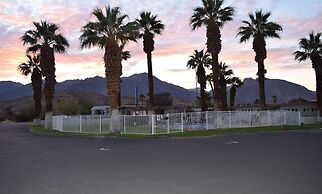 Stanlunds Inn And Suites