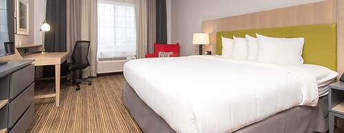 Country Inn & Suites by Radisson, Salina, KS