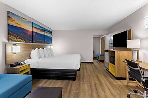 Days Inn by Wyndham Clayton