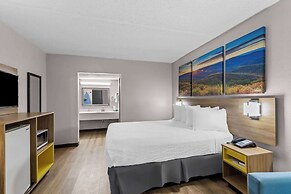 Days Inn by Wyndham Clayton