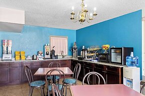 Days Inn by Wyndham Clayton