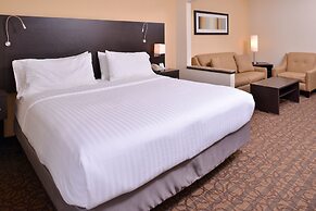 Holiday Inn Express & Suites Topeka West I-70 Wanamaker by IHG