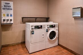 Holiday Inn Express & Suites Topeka West I-70 Wanamaker by IHG