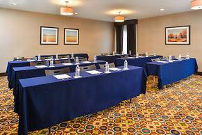 Holiday Inn Express & Suites Topeka West I-70 Wanamaker by IHG