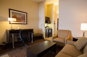 Holiday Inn Express & Suites Topeka West I-70 Wanamaker by IHG