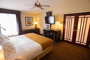 Holiday Inn Express & Suites Topeka West I-70 Wanamaker by IHG