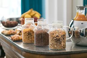 The Jay Hotel by HappyCulture