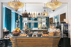 The Jay Hotel by HappyCulture