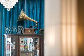 The Jay Hotel by HappyCulture