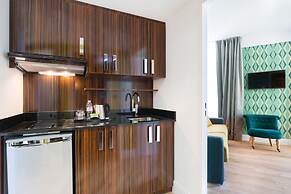 The Jay Hotel by HappyCulture