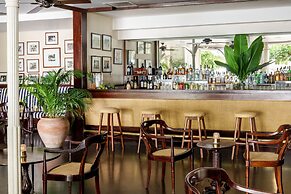 Round Hill Hotel And Villas