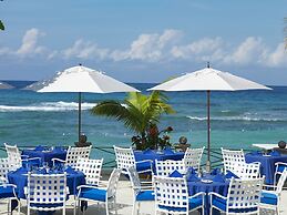 Round Hill Hotel And Villas