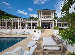 Round Hill Hotel And Villas