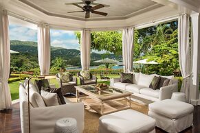 Round Hill Hotel And Villas