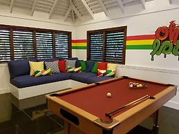 Round Hill Hotel And Villas