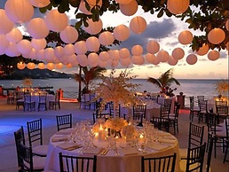 Round Hill Hotel And Villas