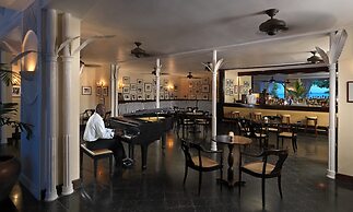 Round Hill Hotel And Villas