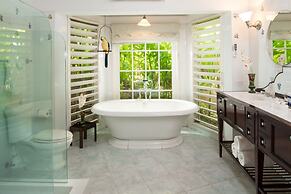 Round Hill Hotel And Villas