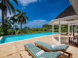 Round Hill Hotel And Villas